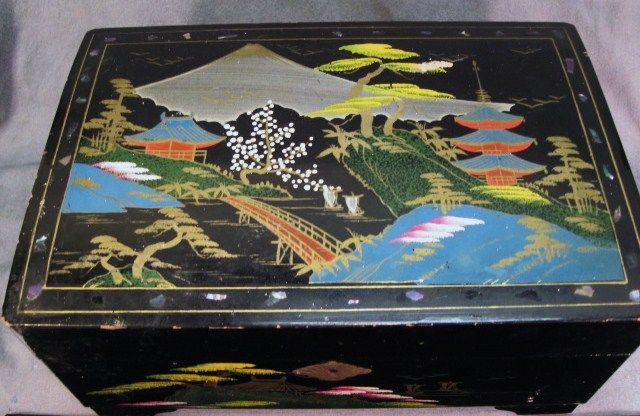 VTG JAPAN SCENIC BLACK LACQUER JEWELRY~MUSIC BOX~MOP  